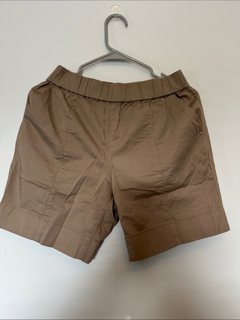 Duluth Trading Co Brown Flat-Front Elastic Waist Shorts
